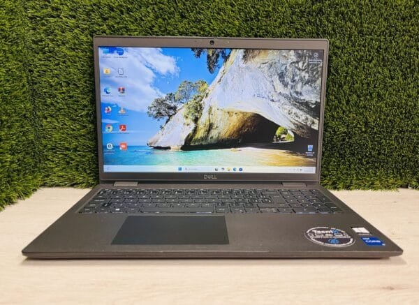 DELL LATITUDE 3520 15.6″ i5 16GB 500GB SSD