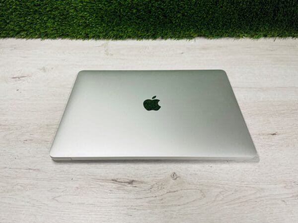 APPLE MACBOOK PRO 2020 A2338 13.3″ M1 8GB 512GB SSD - Imagen 2