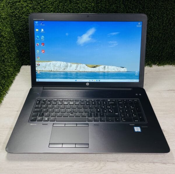 HP ZBOOK STUDIO 17 G3 WORKSTATION 17″ XEON E3 32GB 1TB NVME - Imagen 3