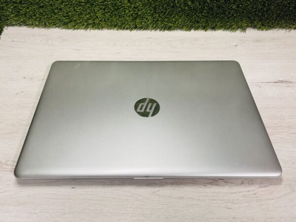 HP 250 G6 SILVER 15.6″ i5 8GB 250GB SSD - Imagen 2