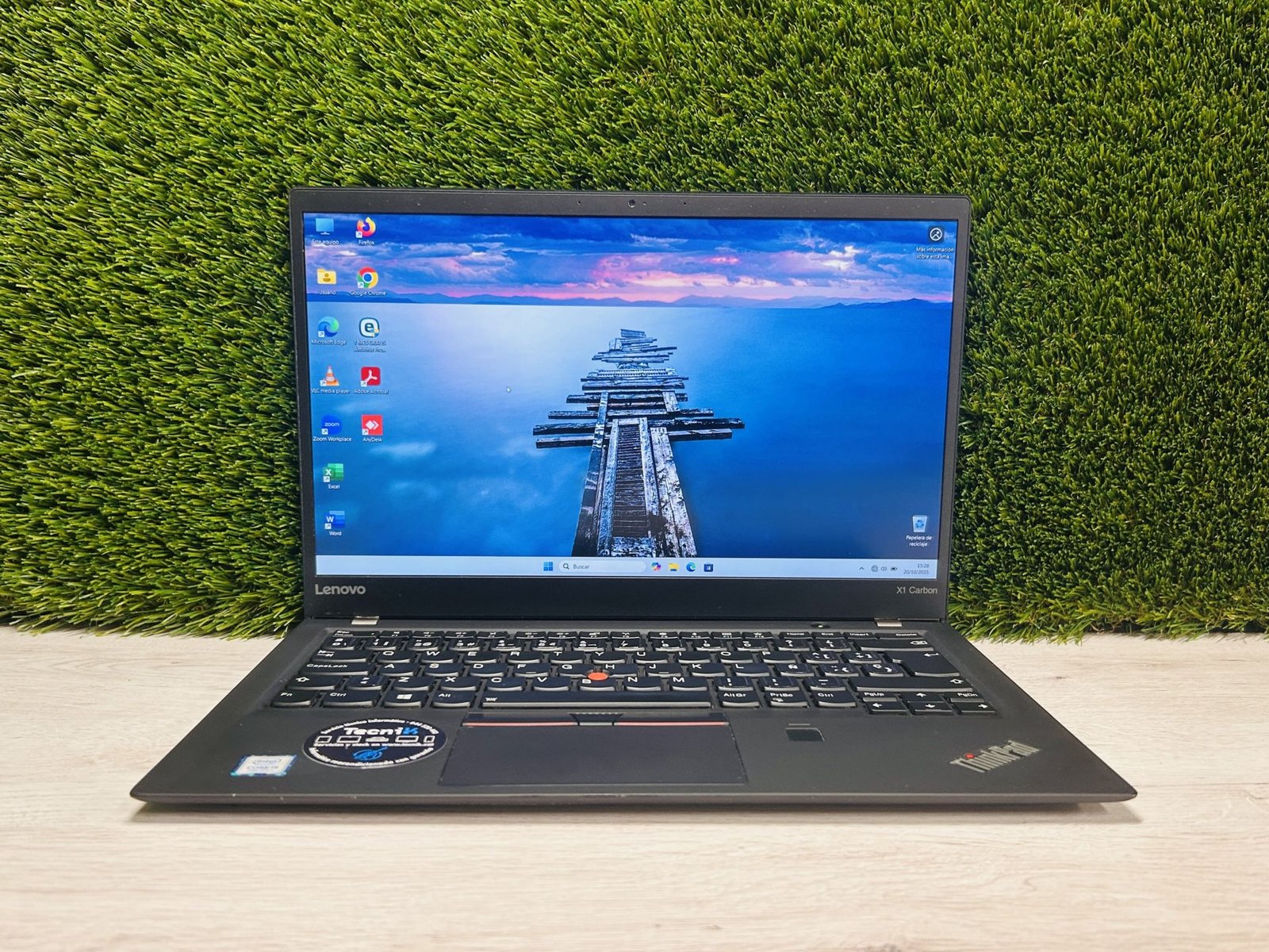 LENOVO THINKPAD X1 CARBON G4 14″ i5 8GB 256GB SSD