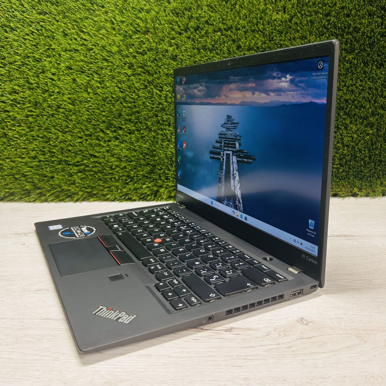 LENOVO THINKPAD X1 CARBON G4 14″ i5 8GB 256GB SSD - Imagen 5