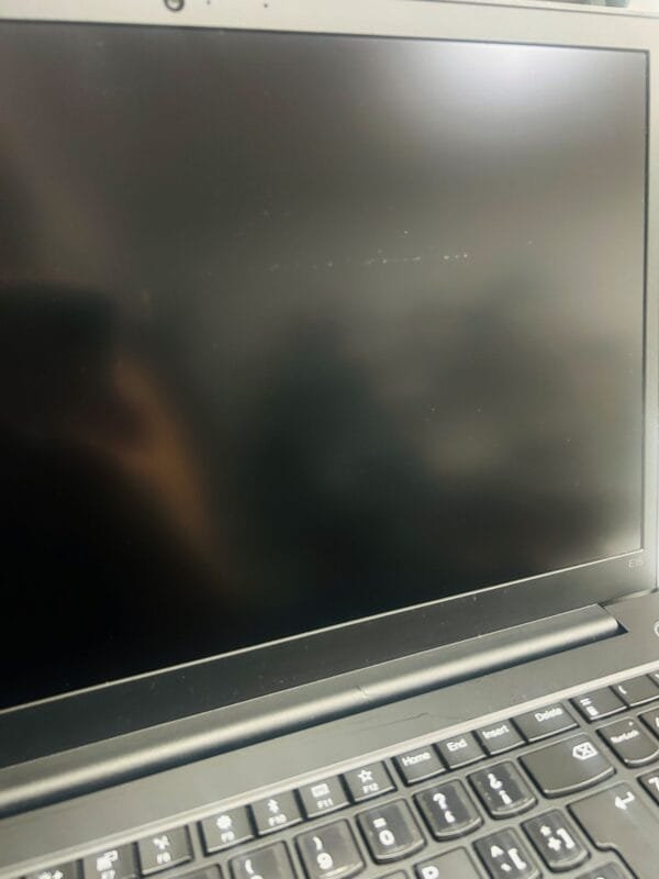 LENOVO THINKPAD E15 15.6″ i5 16GB 500GB SSD - Imagen 9