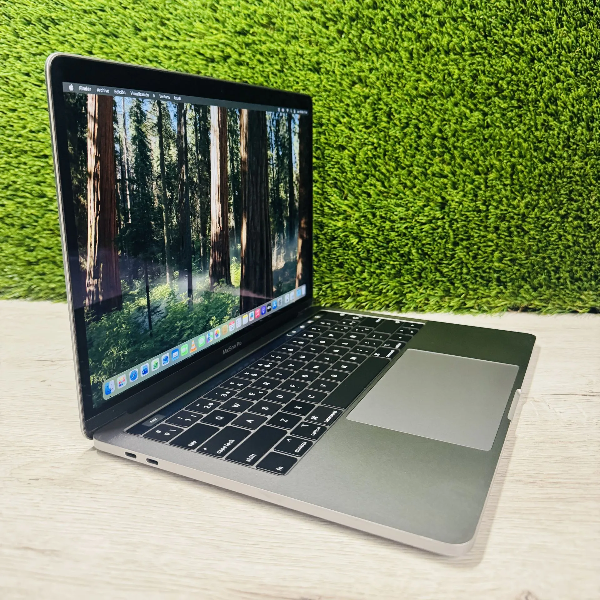APPLE MACBOOK PRO A1989 13.3″ i7 16GB 256GB SSD con TouchBar Táctil - Imagen 4