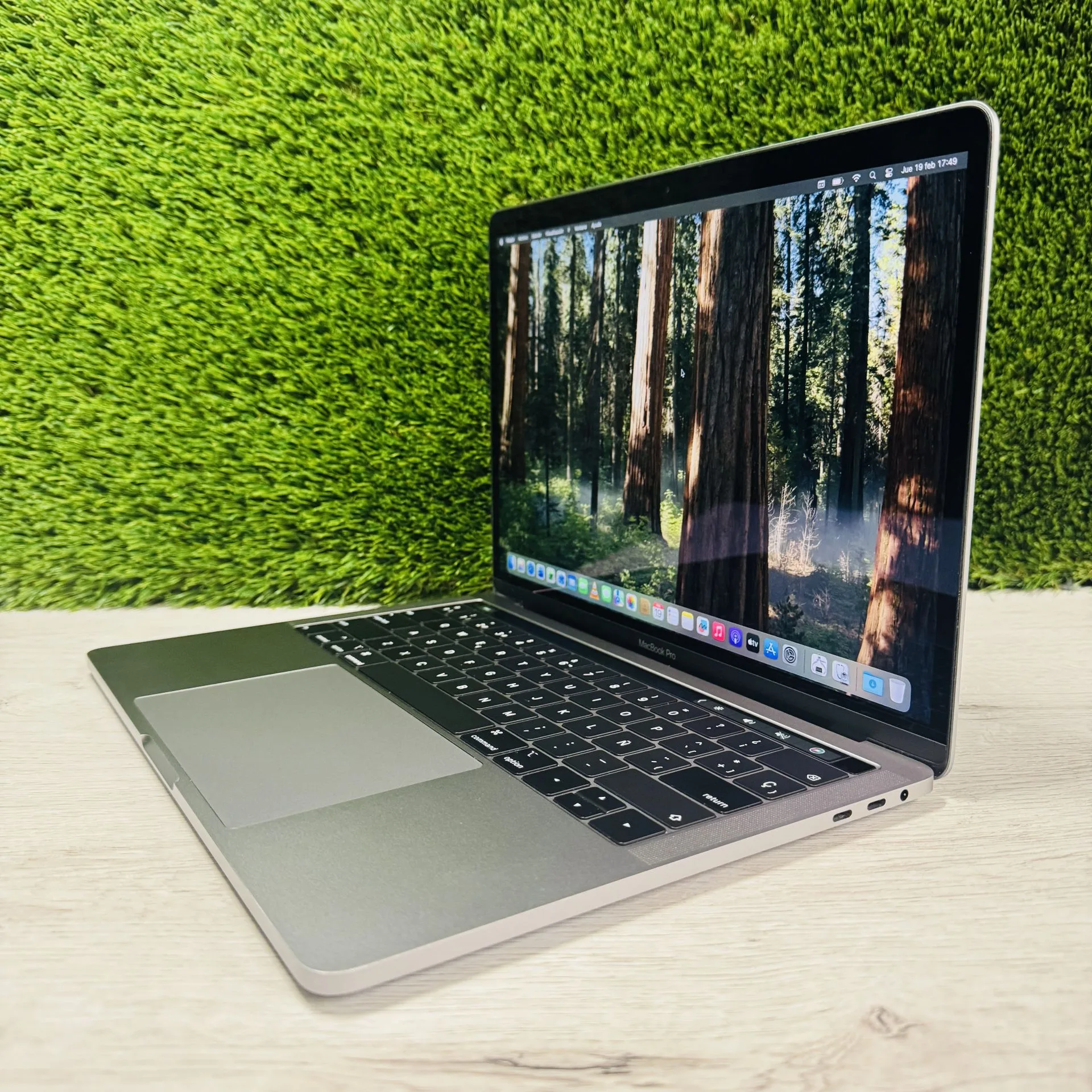 APPLE MACBOOK PRO A1989 13.3″ i7 16GB 256GB SSD con TouchBar Táctil - Imagen 5
