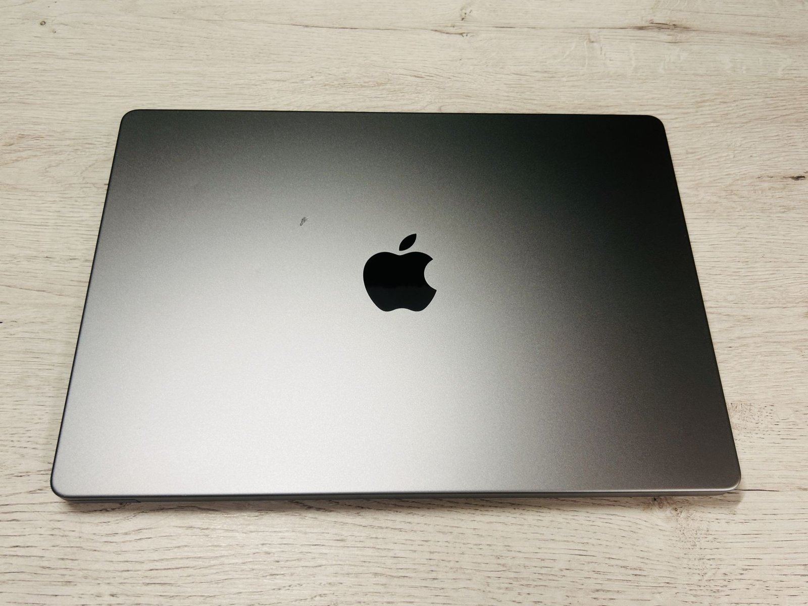 APPLE MACBOOK PRO 2023 A2779 14″ Chip M2 PRO 32GB 512GB SSD - Imagen 2