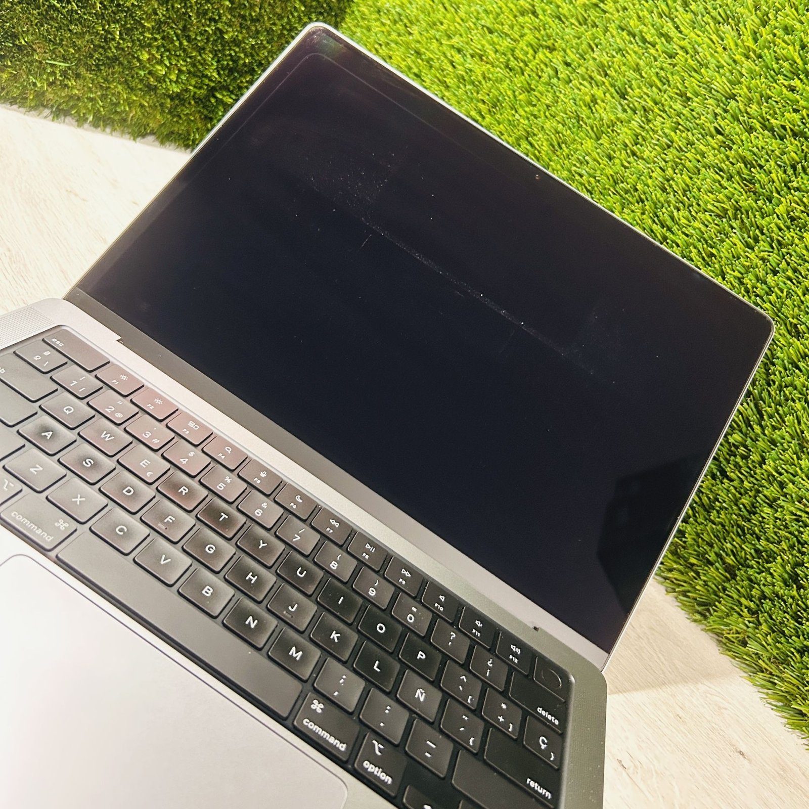 APPLE MACBOOK PRO 2023 A2779 14″ Chip M2 PRO 32GB 512GB SSD - Imagen 10