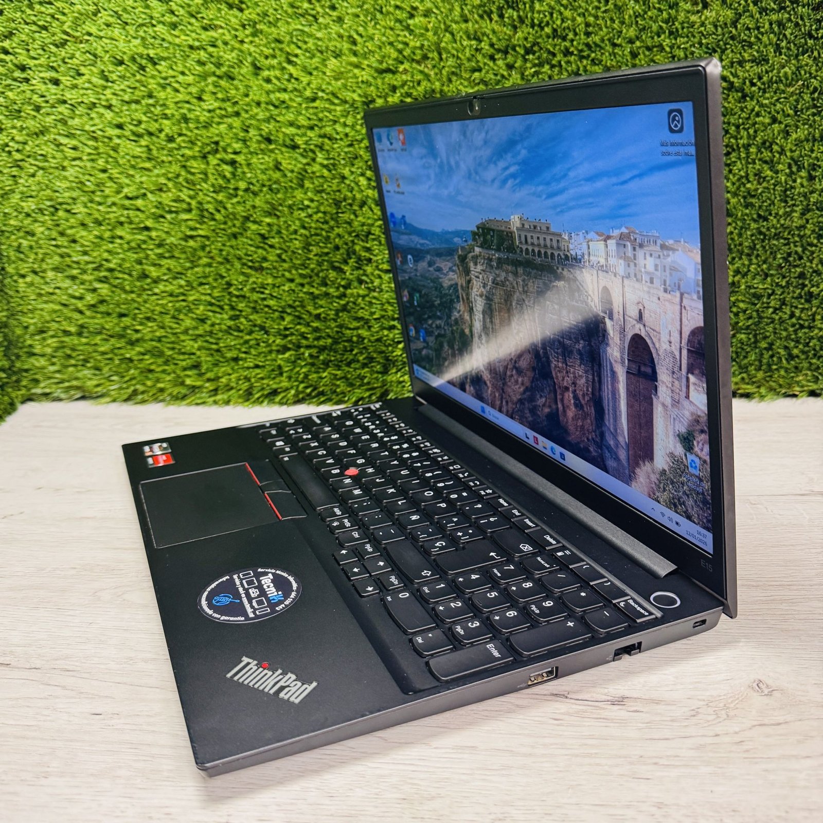 LENOVO THINKPAD E15 G2 15.6″ Ryzen 5 16GB 512GB SSD - Imagen 3