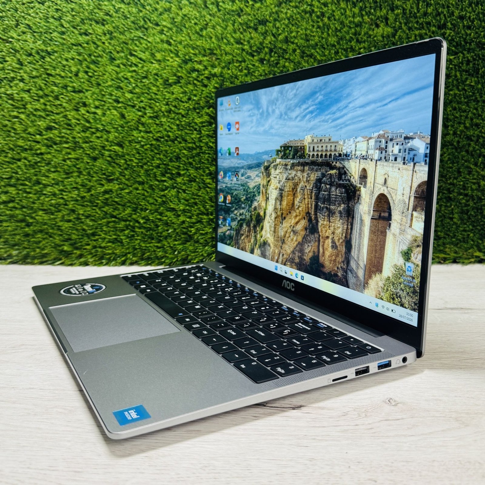AOC AX15 15.6″ Intel N95 8GB 128GB SSD - Imagen 5